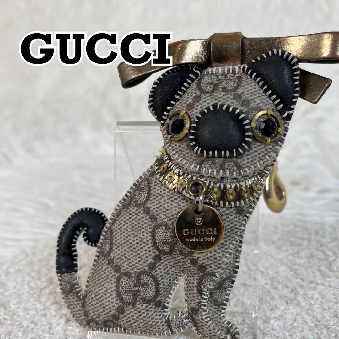 GUCCI キーホルダー　チャーム　グッチョリ　オリバー　パグ GUCCI キーホルダー チャーム グッチョリ オリバー パグ - メルカリ