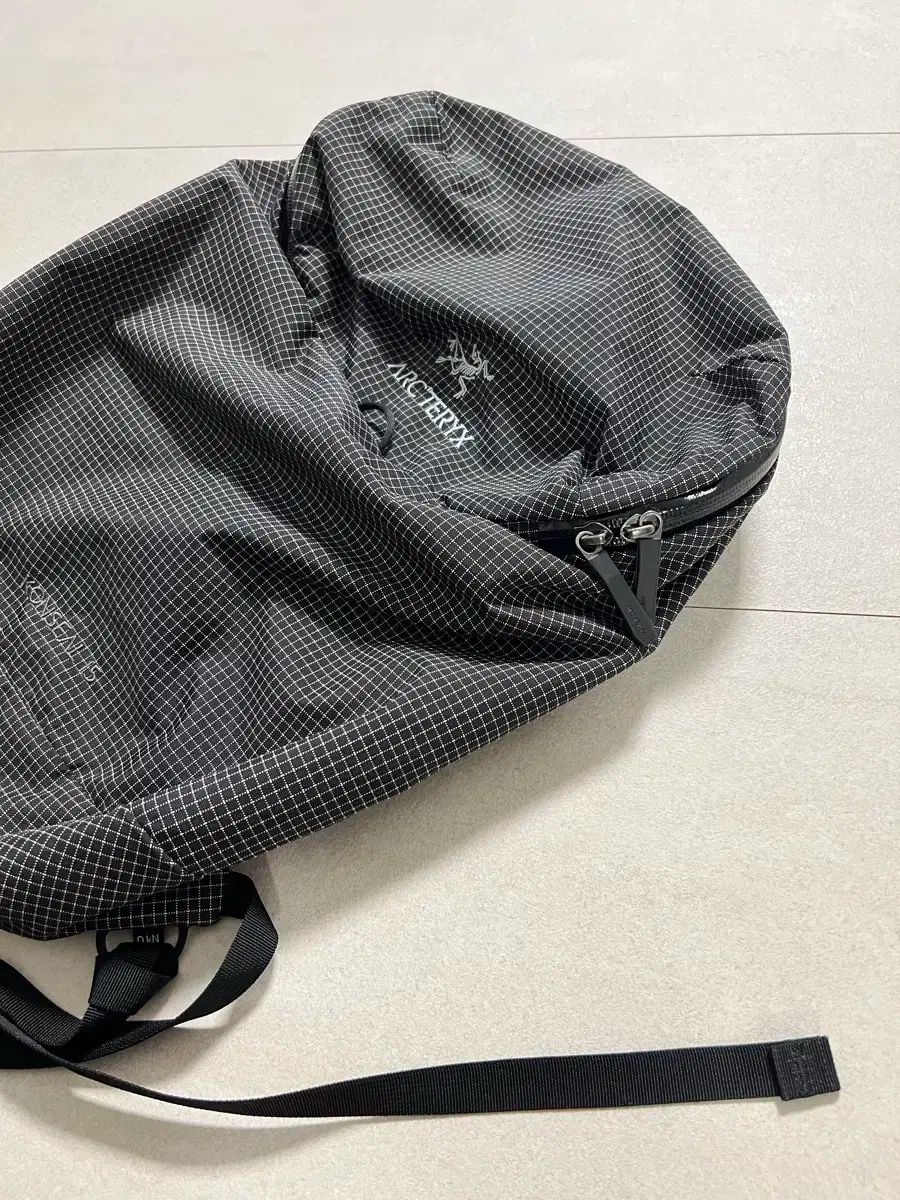 ARC TERYX アークテリクス 隠す 15 L