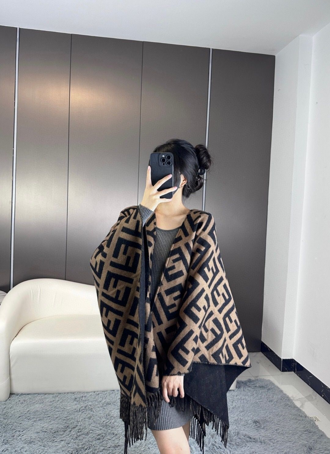 フェンディ FENDI ポンチョ フリフリ グレー ピンク