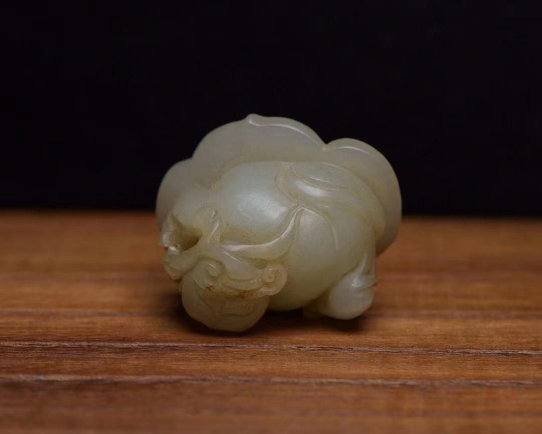中国古美術・和田玉如意童子・和田玉製・細密彫・根付・裝身具・置物・賞物 中国古美術・和田玉如意童子・和田玉製・細密彫・根付・裝身具・置物