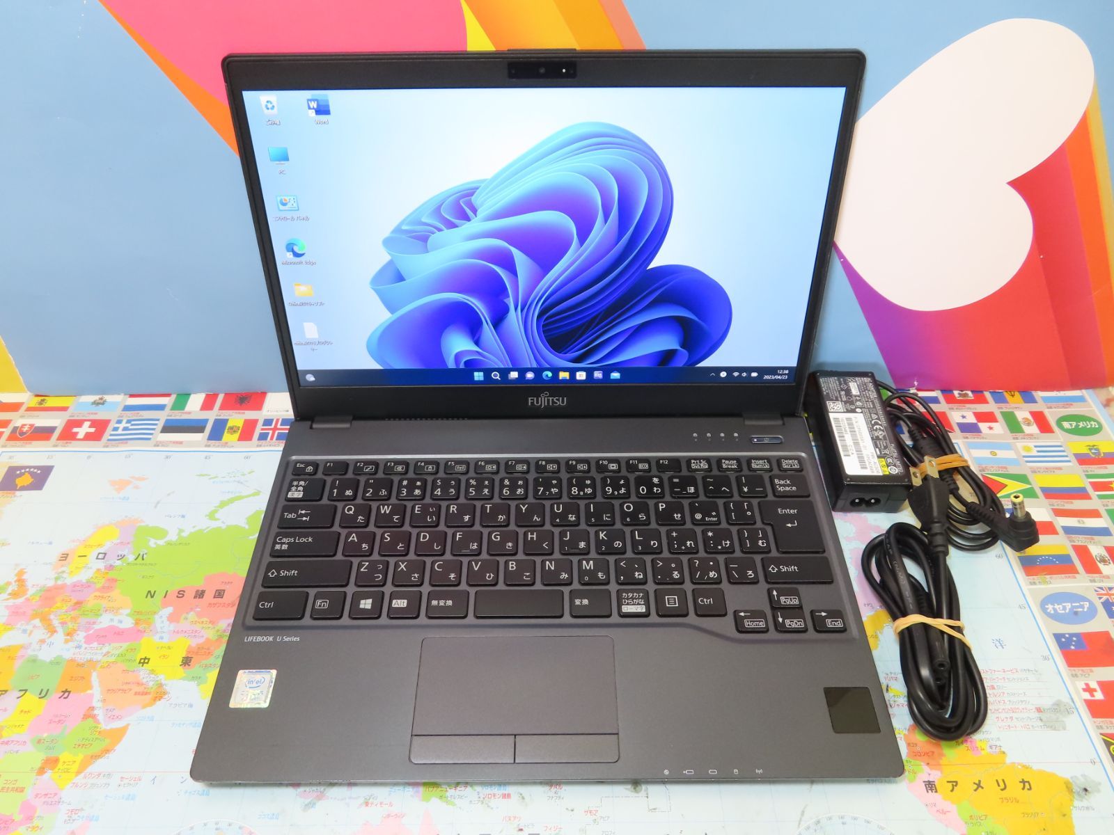 桜の花びら(厚みあり) 富士通 LIFEBOOK U938/S Window11 第7世代 SIM