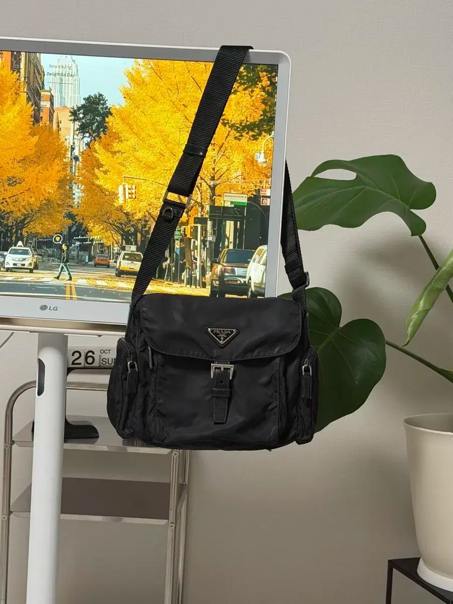 正規品 PRADA ポコノ ナイロン ツーポケット チュウジェバック メッセンジャーバッグ クロスバッグ