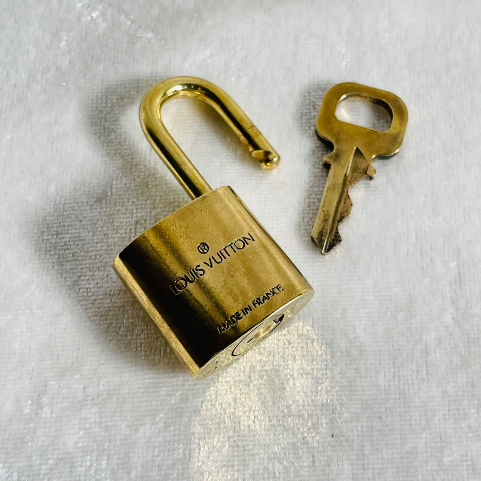 LOUIS VUITTON ルイヴィトン 南京錠 パドロック カデナ パドロック 315