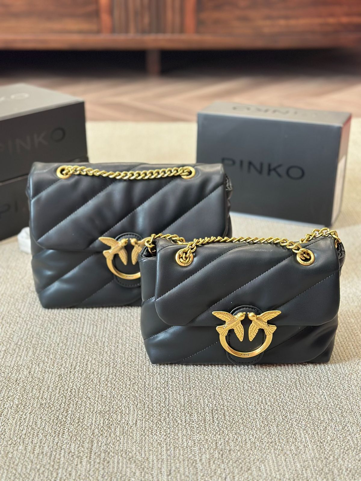 今日 PINKO クラシック ブラック＆ゴールド 在庫 価格