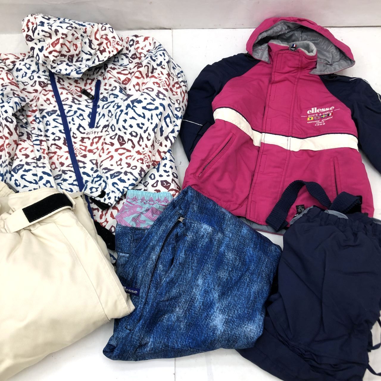 マーベルファンタジー　スノボーウェア　パンツ　サイズＳ marvel fantasy スノボ スキーウェア Sサイズ レディース パンツ