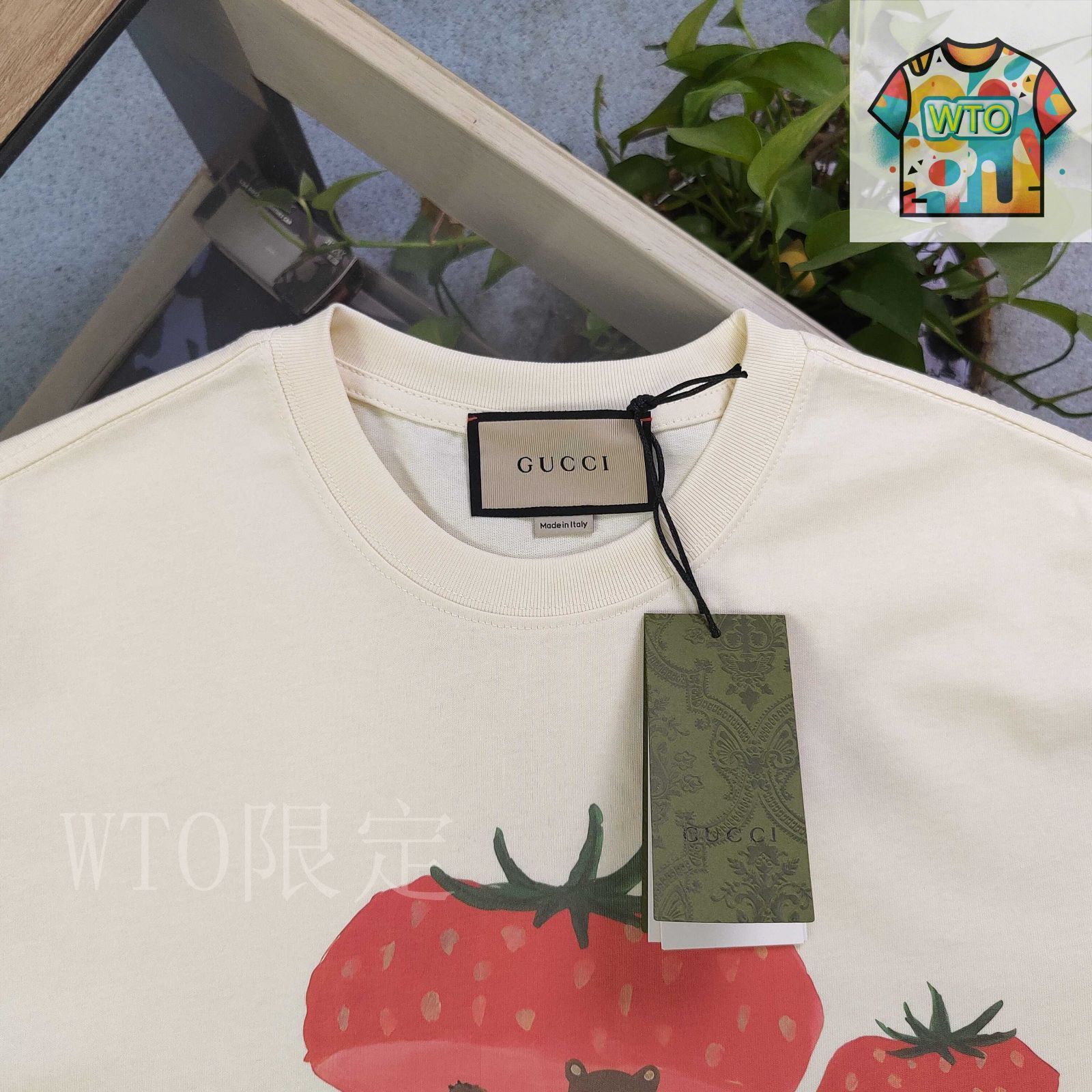 今日特価】GUCCI 2025 ストロベリー動物園柄ロゴ T-1 - メルカリ