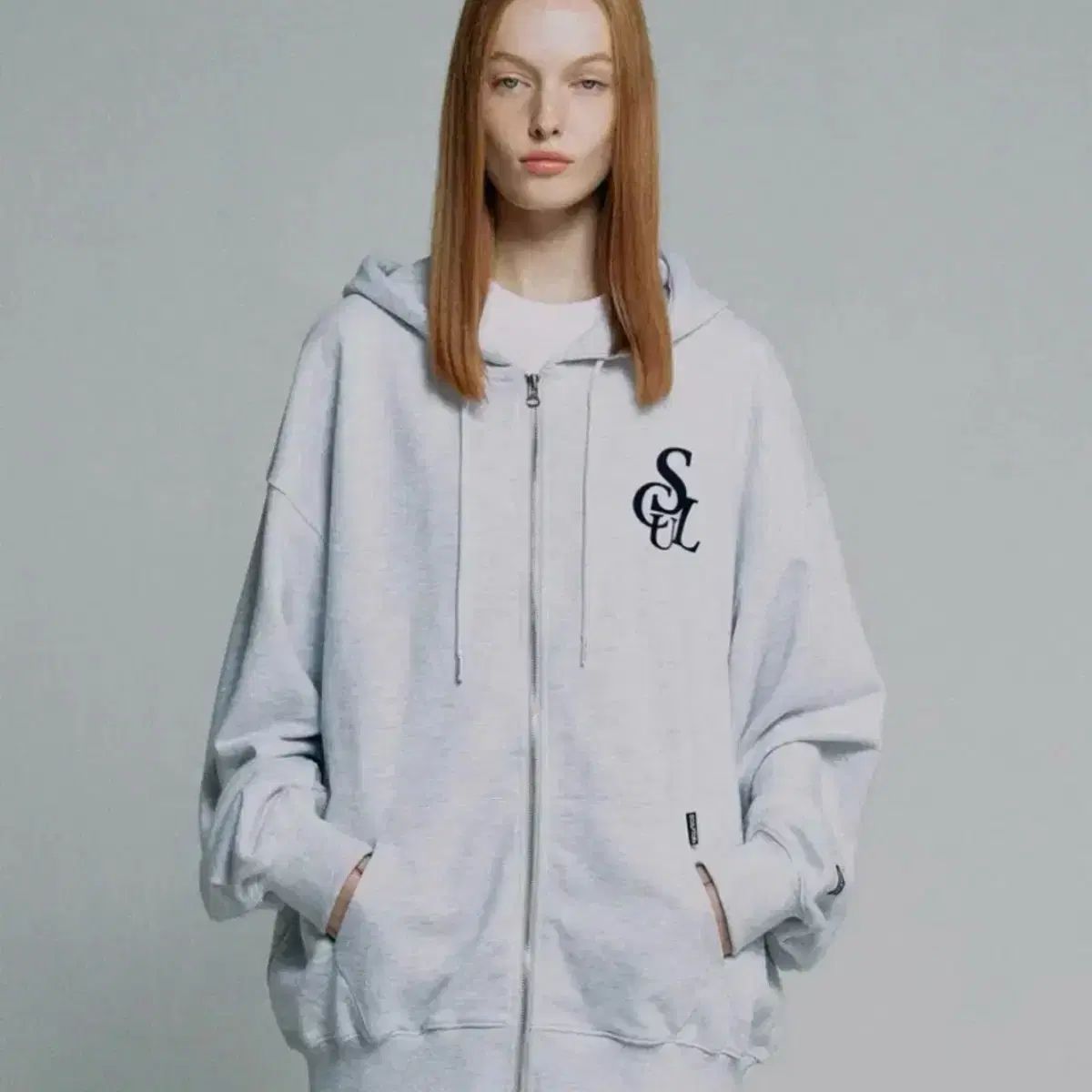 スカルプター　SCULPTOR グレー ハート 十字架 刺繍 パーカー SCULPTOR（スカルプター）の「Beaded Saint Hoodie Zip-Up