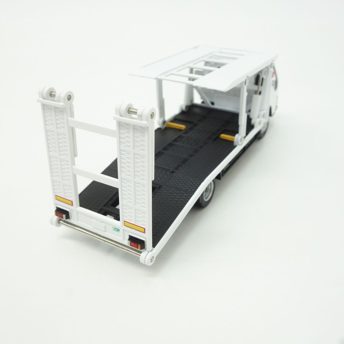 トミカ リミテッドヴィンテージネオ LV-N191a いすゞエルフ花見