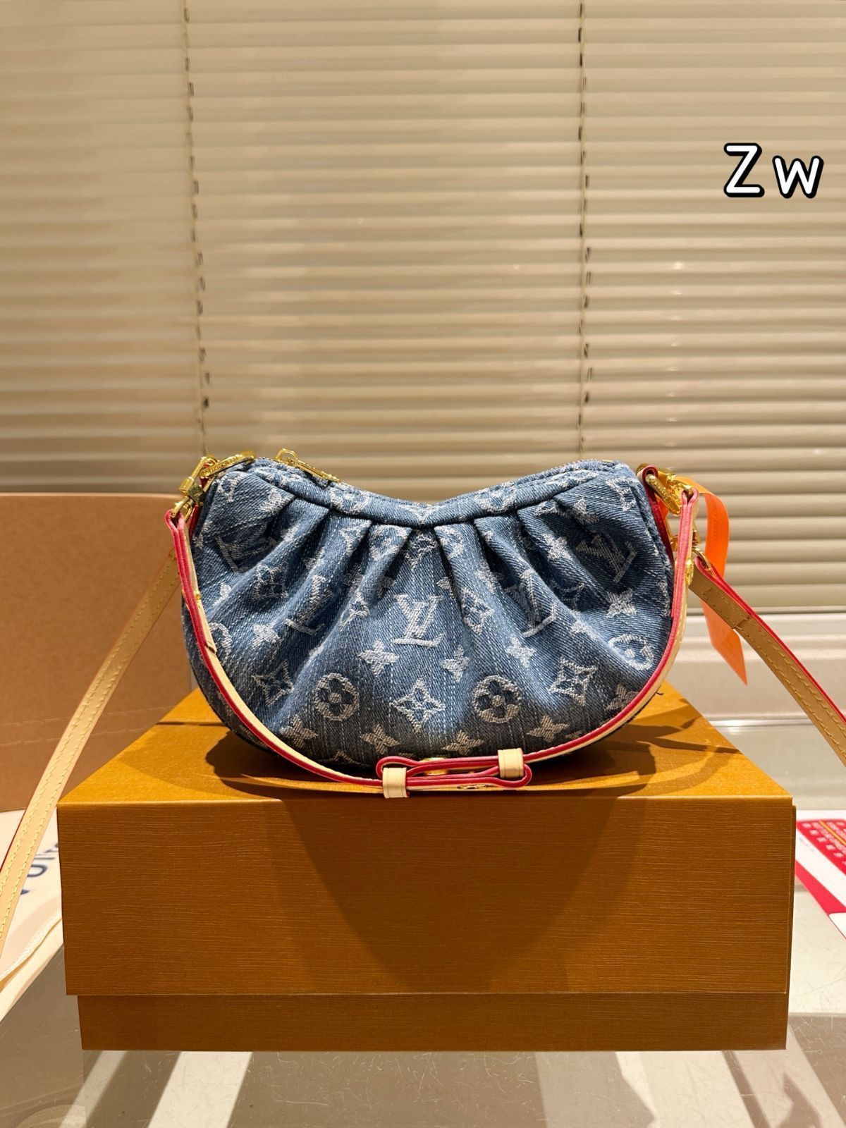 【上品なデニム♪】Louis Vuitton Cluny Mini ハンドバッグ 楽天市場】【バッグ】LOUIS VUITTON ルイ ヴィトン モノグラム