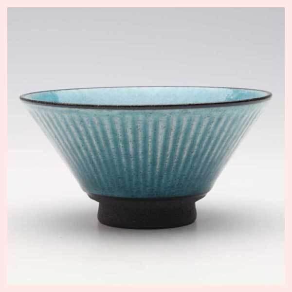 究極の美◆蔵から妖しく七色に光り輝く小さな抹茶茶碗？が出て来た。湯呑み？茶道具？ 究極の美◇蔵から妖しく七色に光り輝く小さな抹茶茶碗？が出て来た