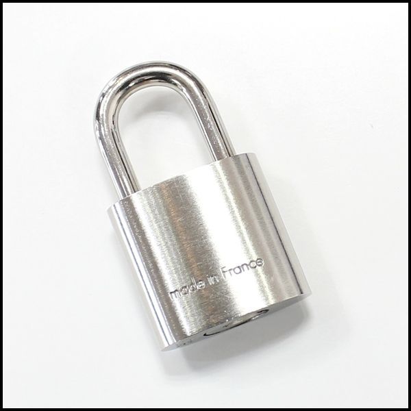 美品 ルイヴィトン 南京錠 パドロック カデナ 鍵 シルバー No.303 LOUIS VUITTON ルイ・ヴィトン カデナ パドロック 南京錠 鍵付き