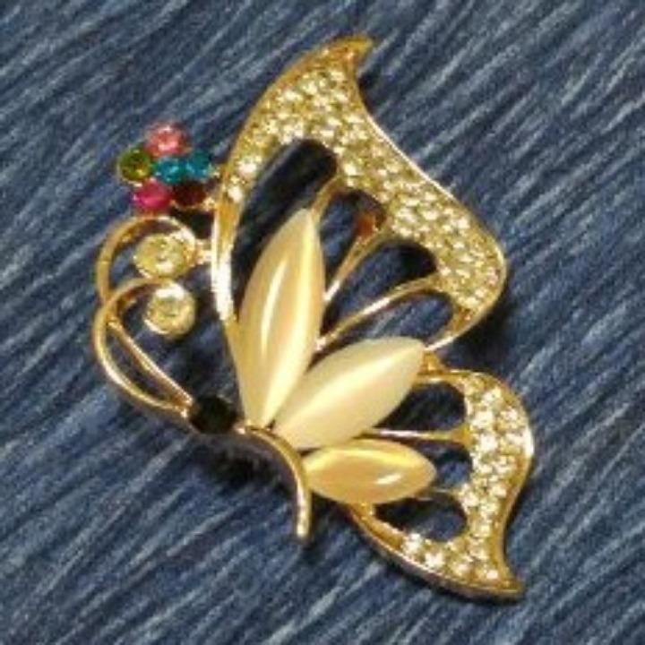 蝶々のブローチ 蝶 バタフライ ゴールド 金色 ブローチ