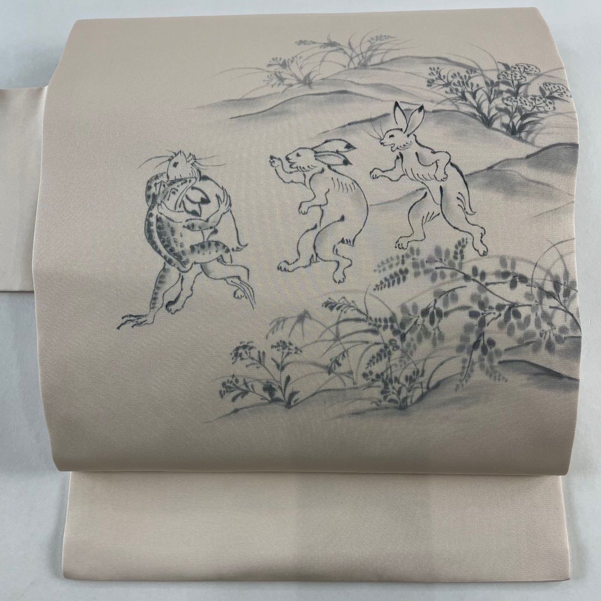 名古屋帯 美品 名品 落款 鳥獣戯画 草花 薄ピンク 正絹 【中古 