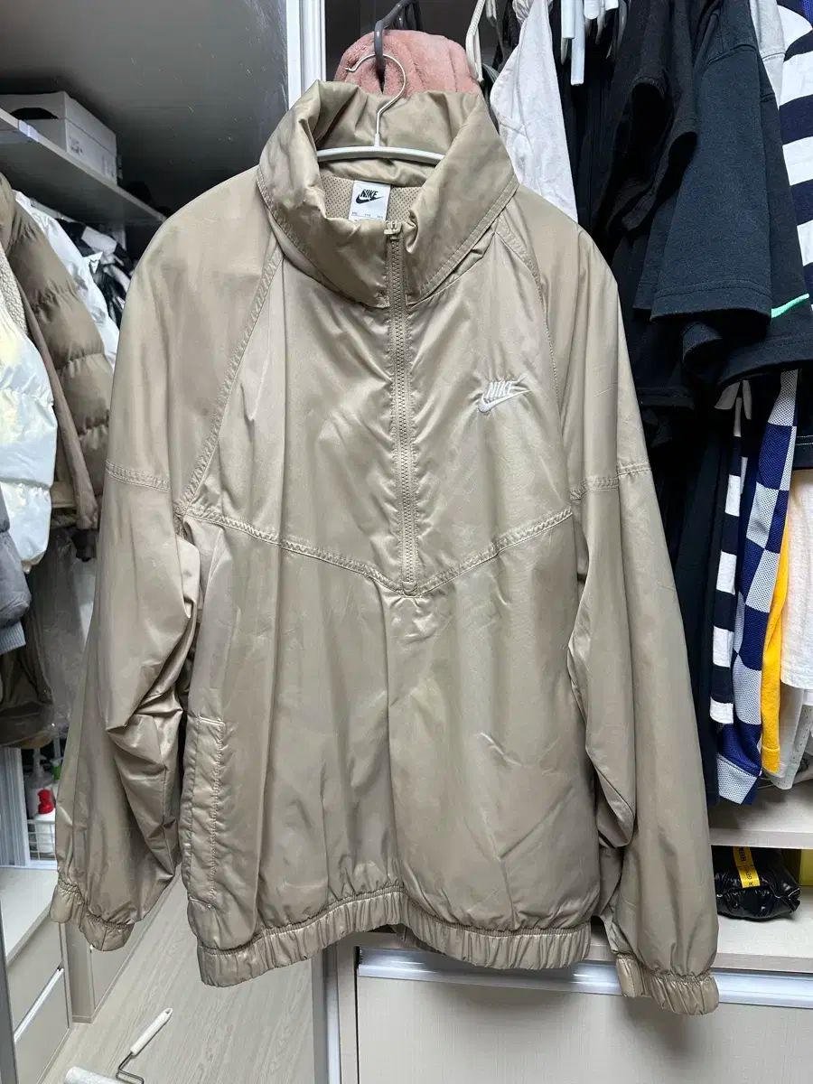 Nike(ナイキ） アノラット ウインドブレーカー