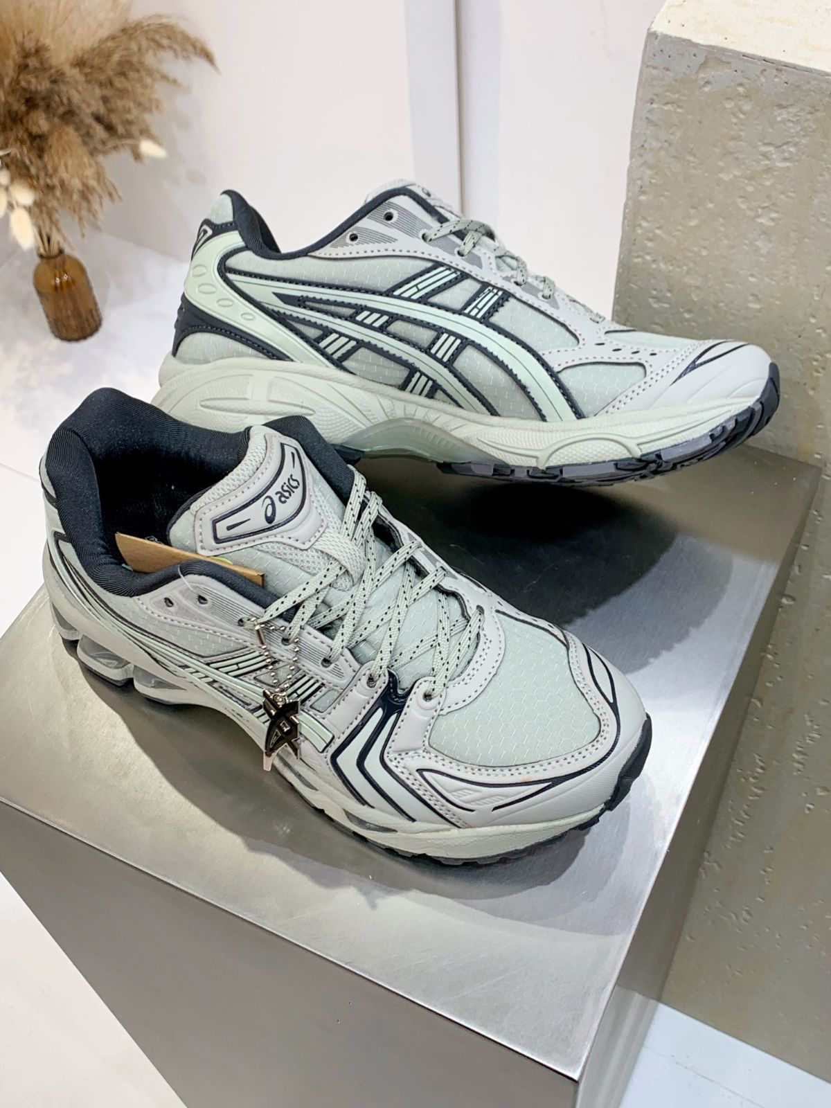 GEL-KAYANO 14 新品 24.0cm WHITE SAGE GEL-KAYANO 14 新品 24.0cm WHITE SAGE