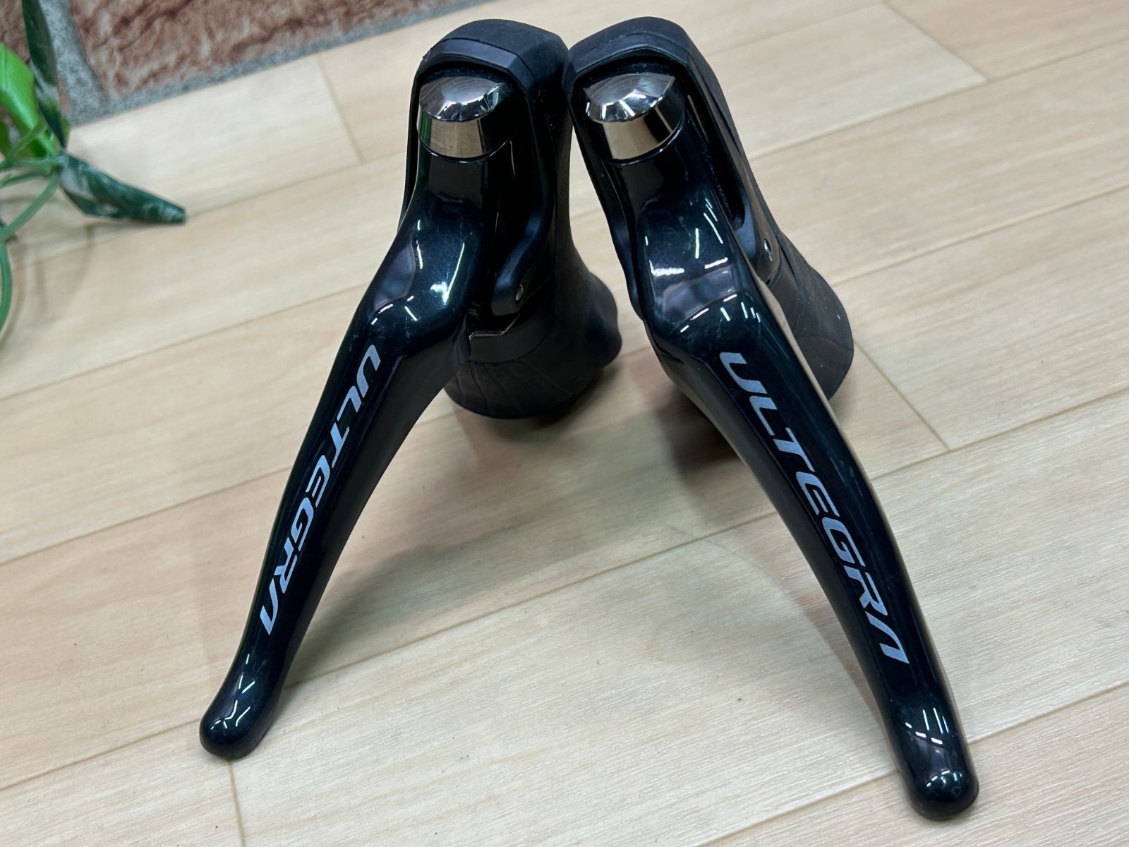 イチ推し!! 極上品!! SHIMANO ULTEGRA ST-R8000 2×11s 414g シマノ