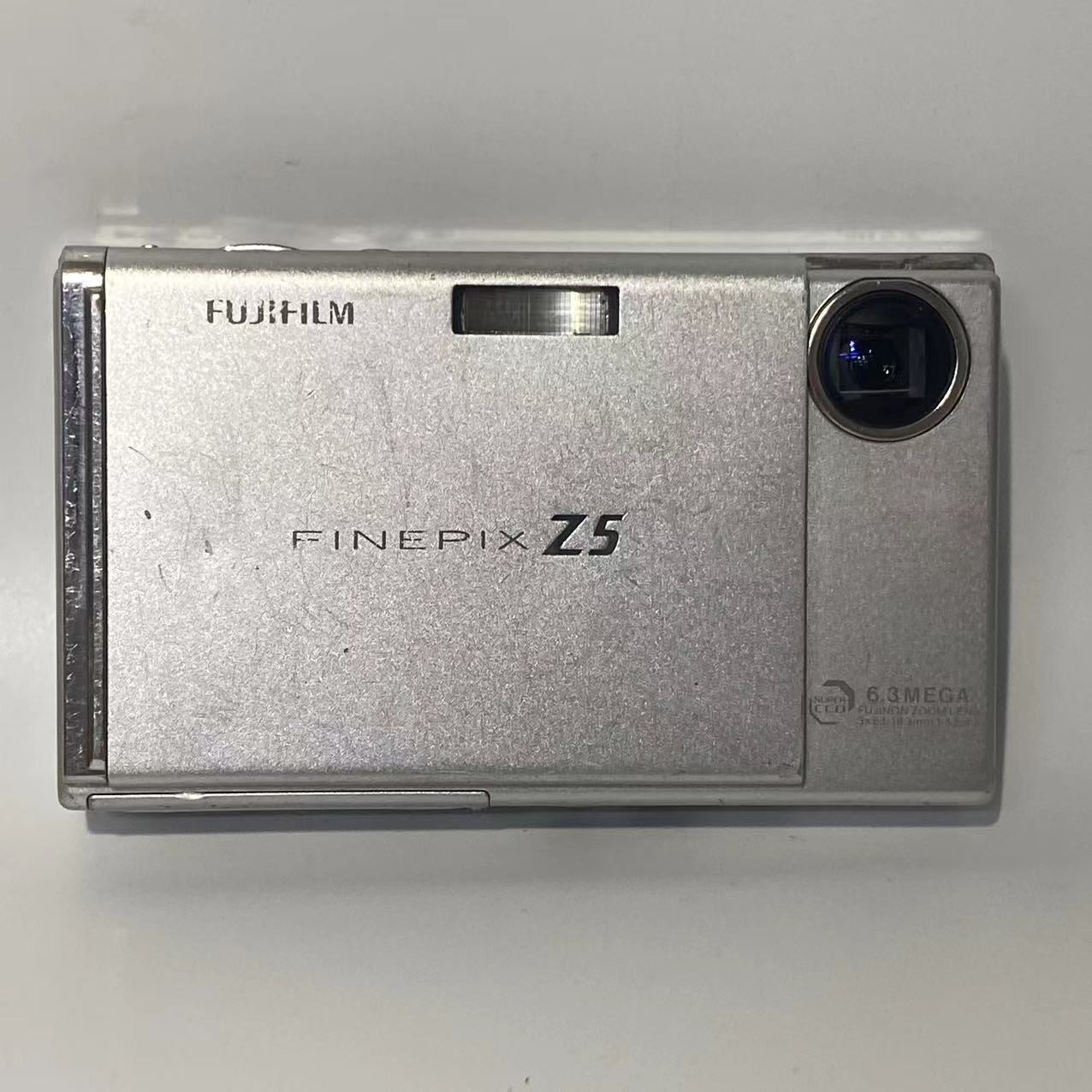 FinePix Zシリーズ ファインピクス Z5 コンパクトデジタルカメラ