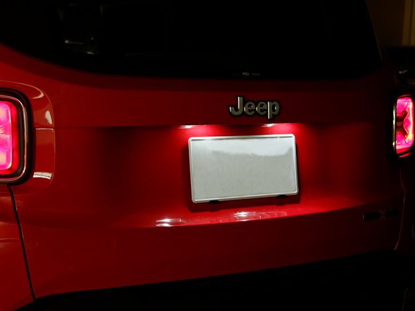 ジープ レネゲード専用 LEDライセンスランプバルブ - メルカリ