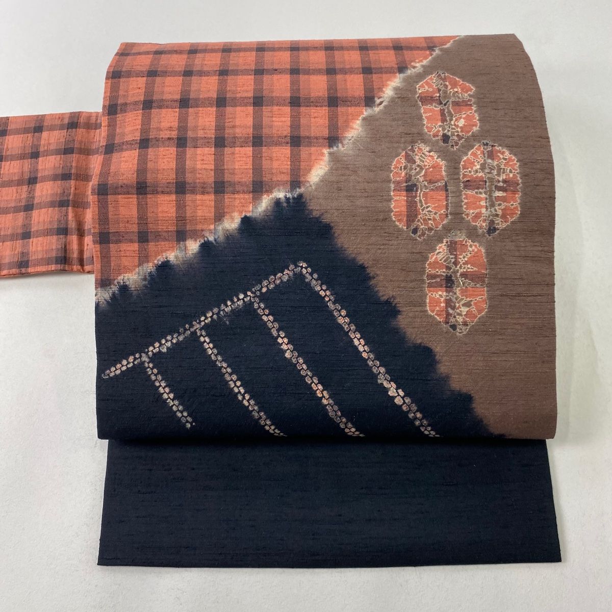 名古屋帯 美品 秀品 紬地 幾何学 格子 黒 正絹 【中古】 - メルカリ