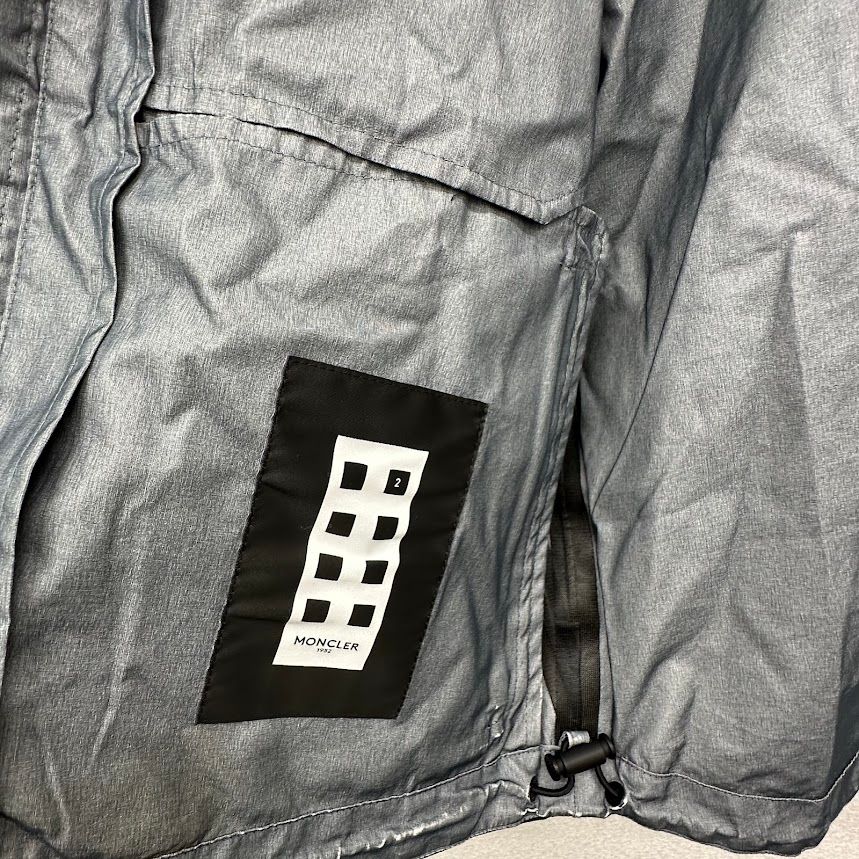 モンクレールジーニアス 1952 DOUSSAIN 19年 マウンテンパーカ モンクレールジーニアス 1952 DOUSSAIN 19年 マウンテンパーカ - メルカリ