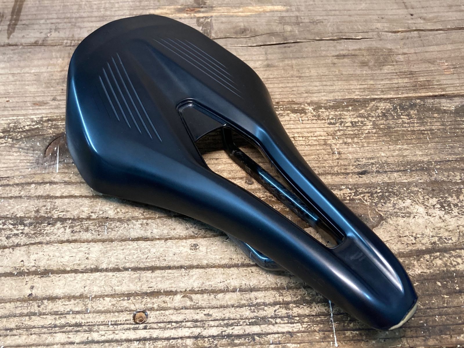 Fizik ARGO VENTO R1 カーボンレール 140mm 新品未使用 【公式通販】