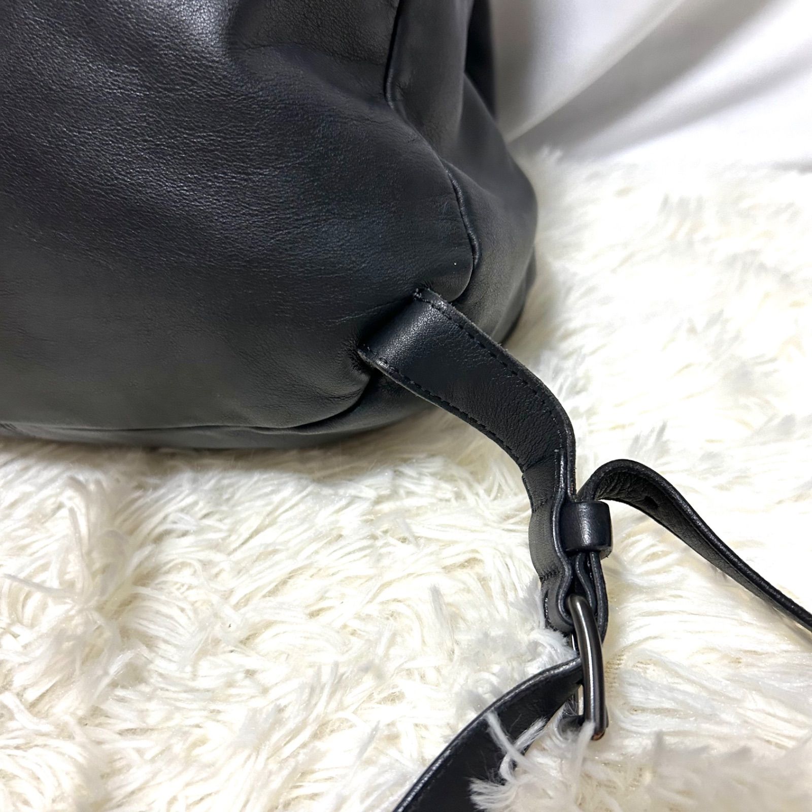 美品 GIORGIO ARMANI ジョルジオアルマーニ レザー リュック ブラック 