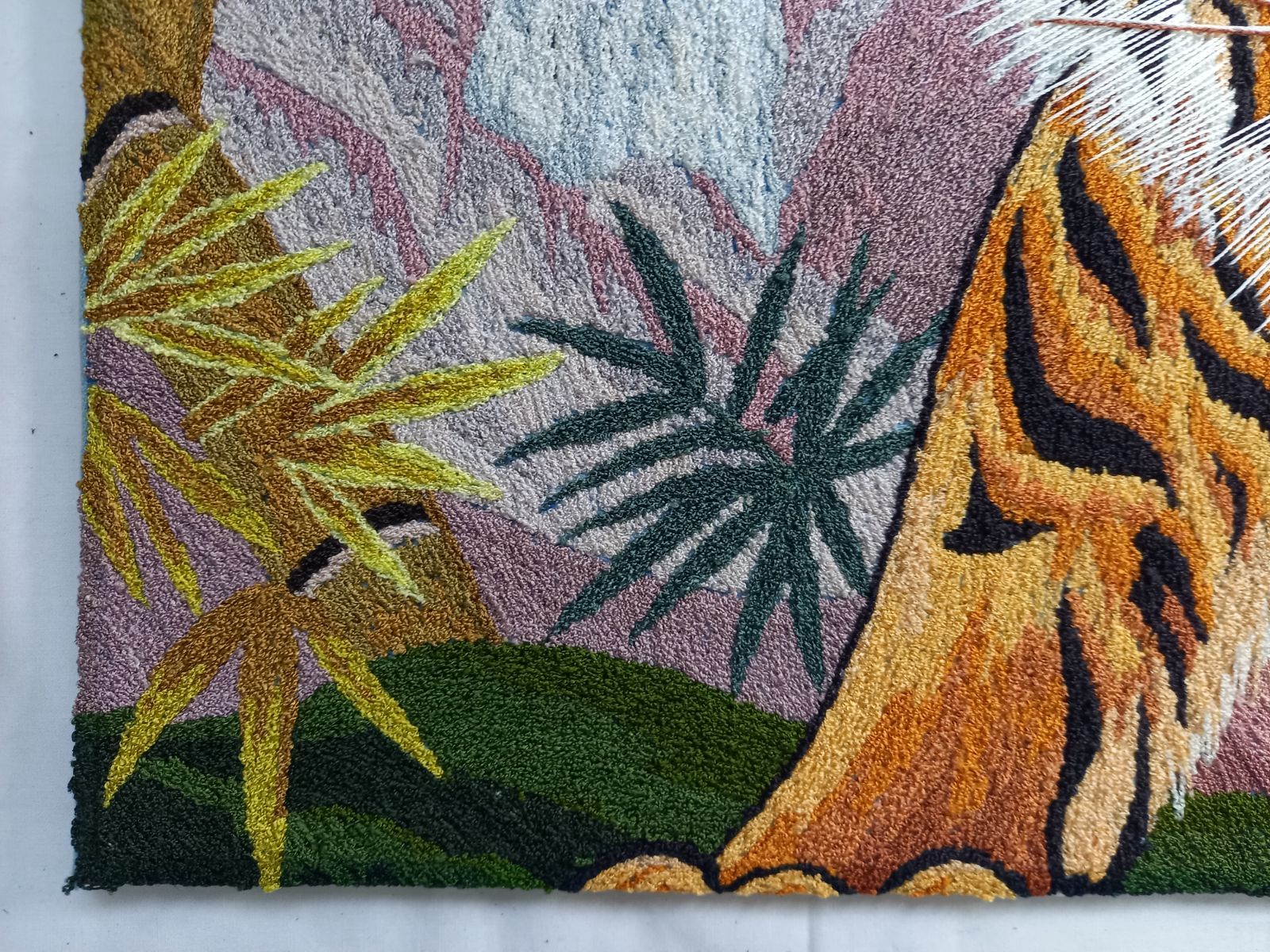 手刺繍 虎の額装アート