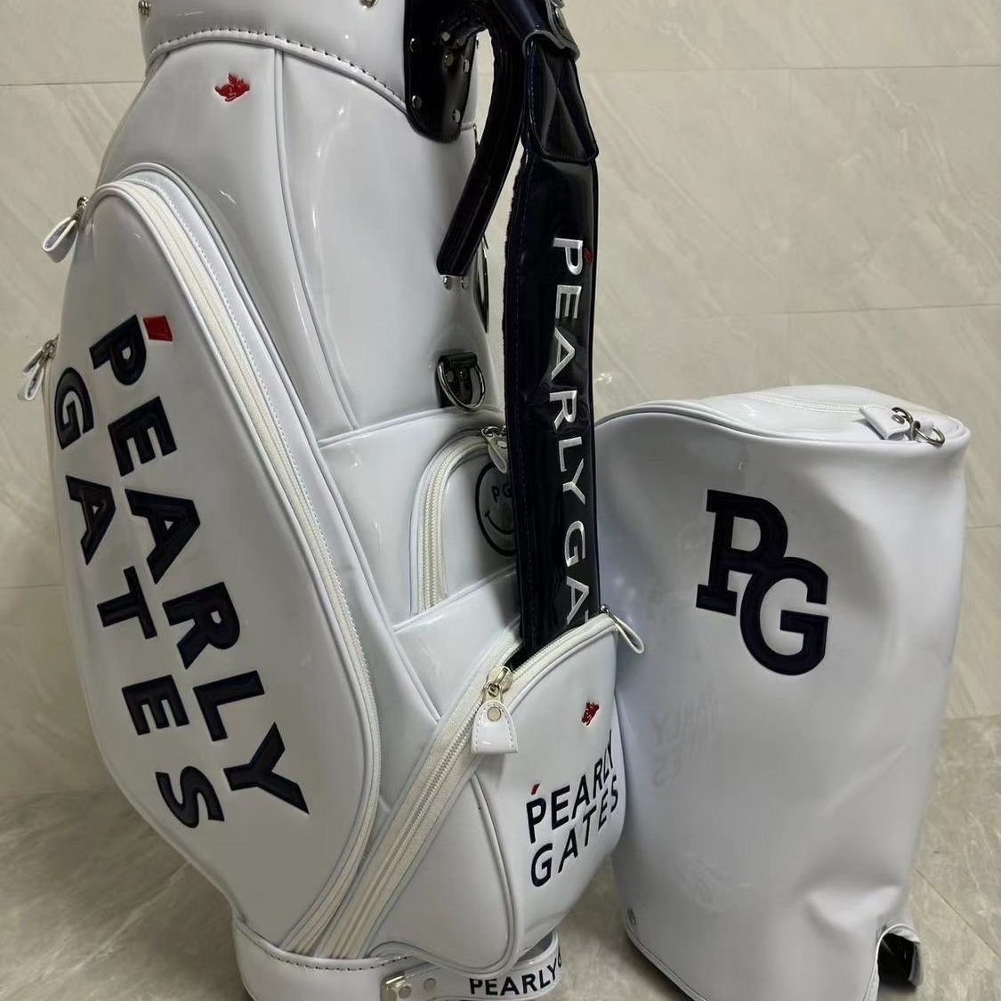 新品 未使用 PEARLY GATES エナメルキャディバッグ 定番ゴルフ