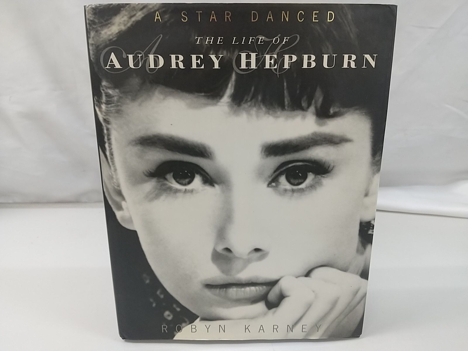 THE LIFE OF AUDREY HEPBURN Robyn Karney オードリー・ヘップバーン