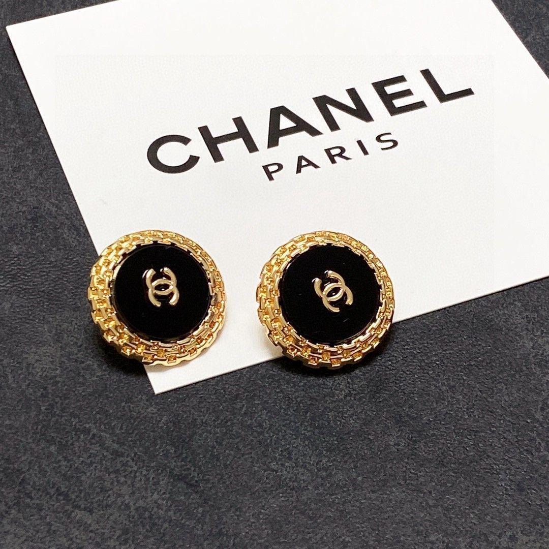 今日特価】CHANEL ノンピアス イヤクリップ（ダブル C ロゴ