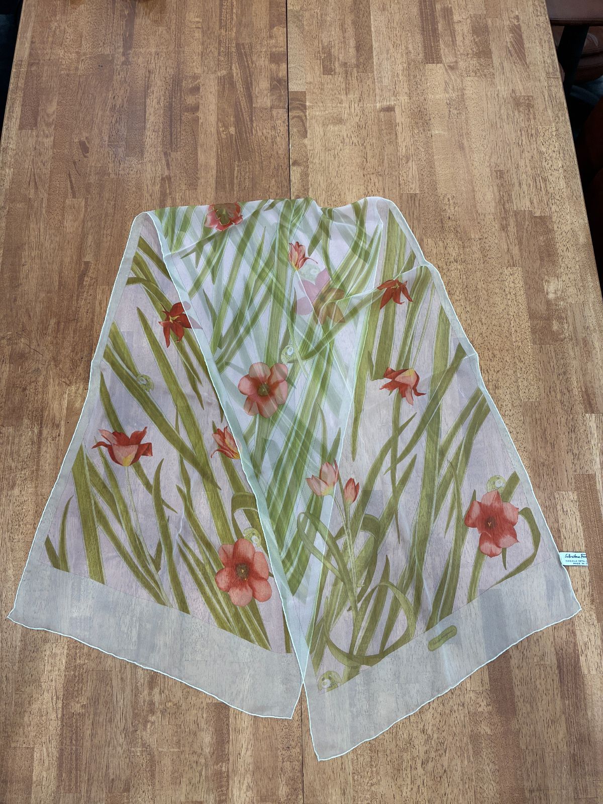 サルヴァトーレフェラガモ スカーフ ストール チューリップ B25081610