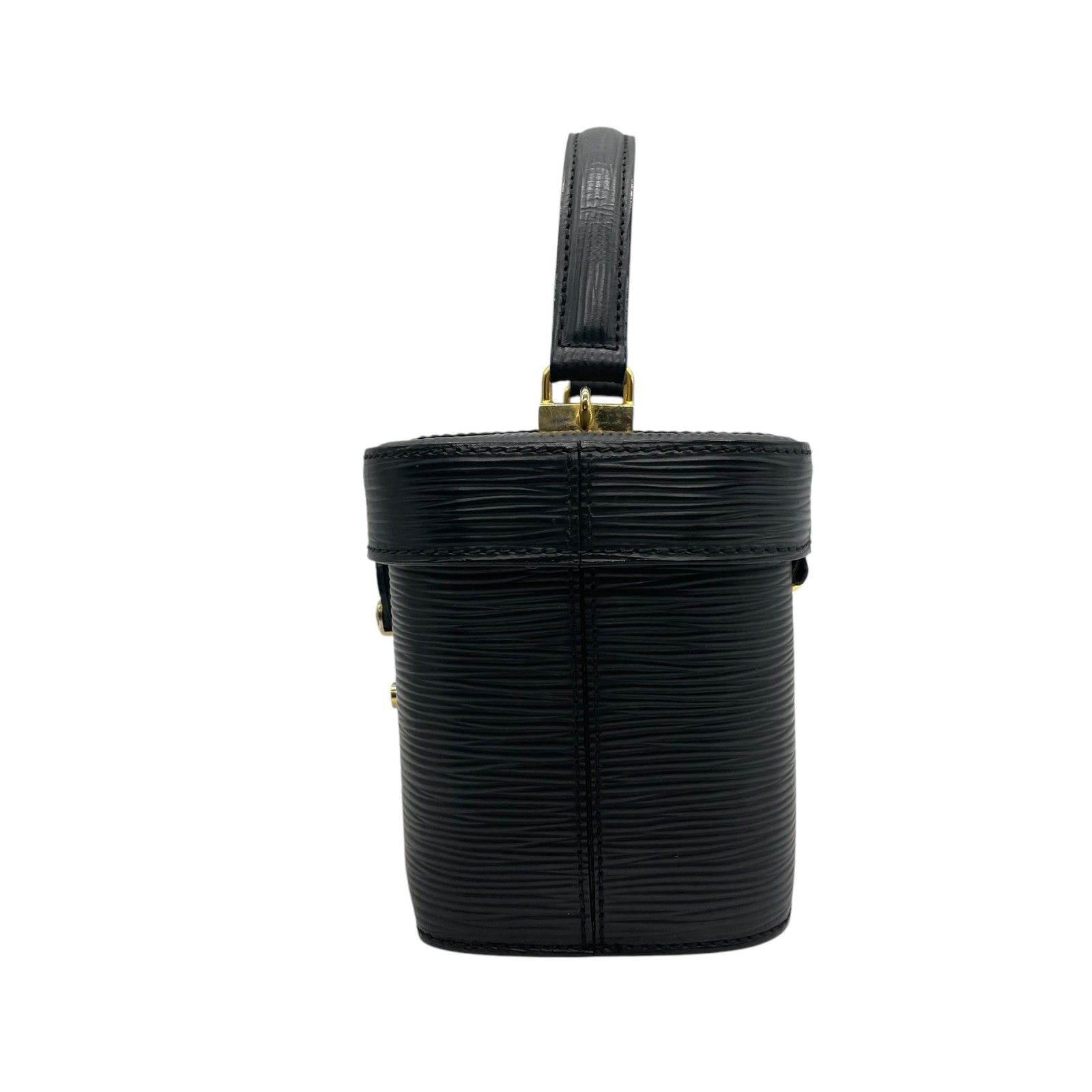 美品】FENDI フェンディ ヴィンテージ エピレザー 黒 ブラック 美品】FENDI フェンディ ヴィンテージ エピレザー 黒 ブラック