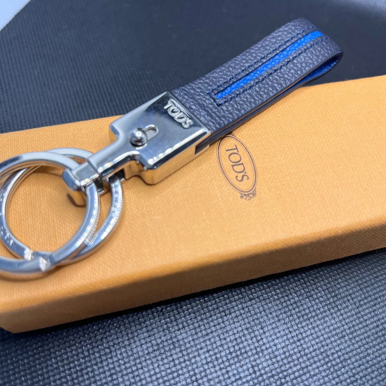 TOD'S トッズ キーホルダー キーリング レザー ブラック 箱付き