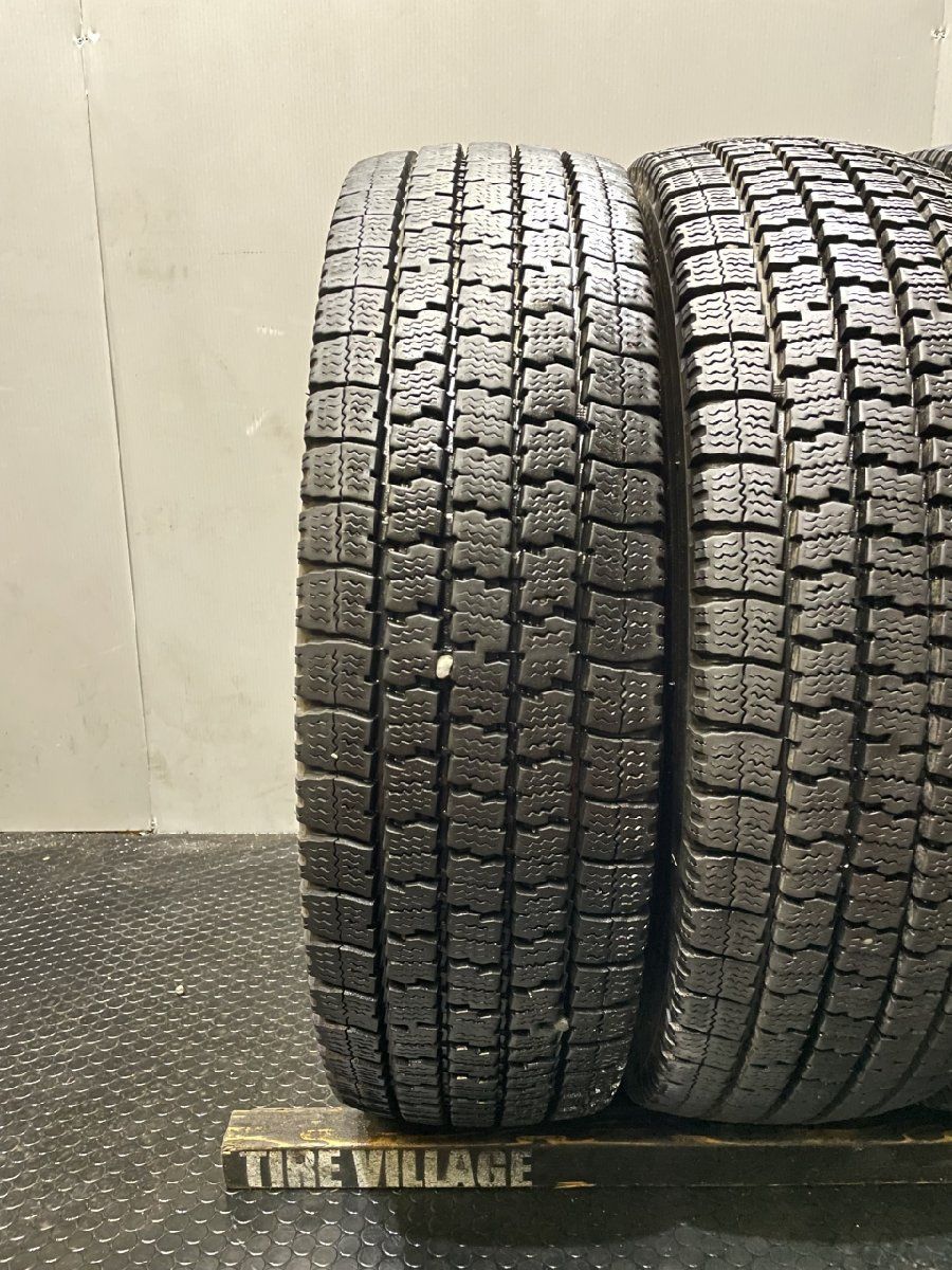 TOYO DELVEX M935 205/70R17.5 115/113N LT 17.5インチ ライトトラック