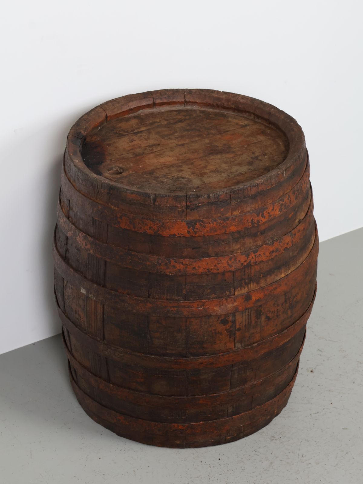 ヴィンテージ木製キャビネット、侘寂の美学漂う一品 ヴィンテージ木製キャビネット、侘寂の美学漂う一品