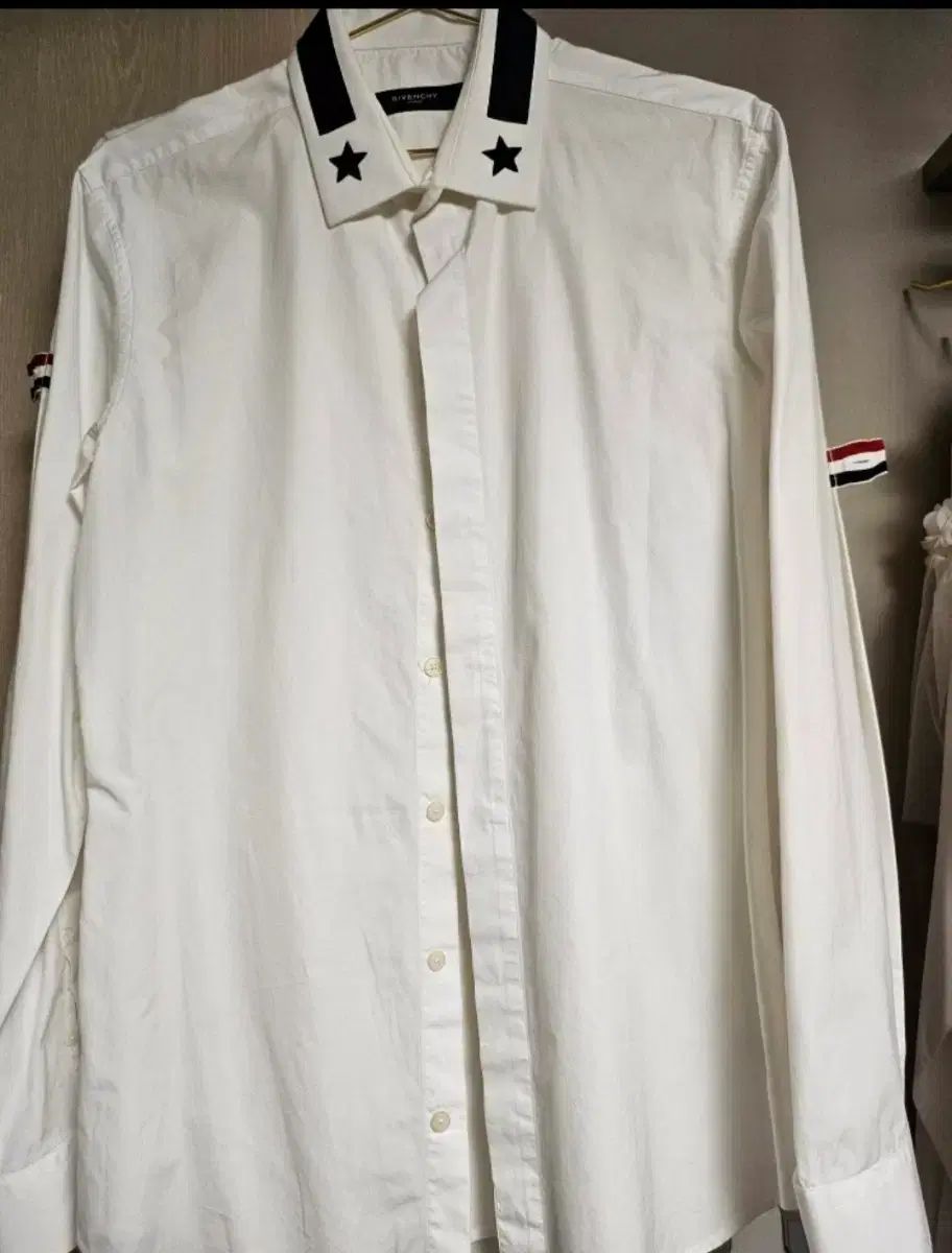 Givenchy ジバンシィ スター番号 シャツ