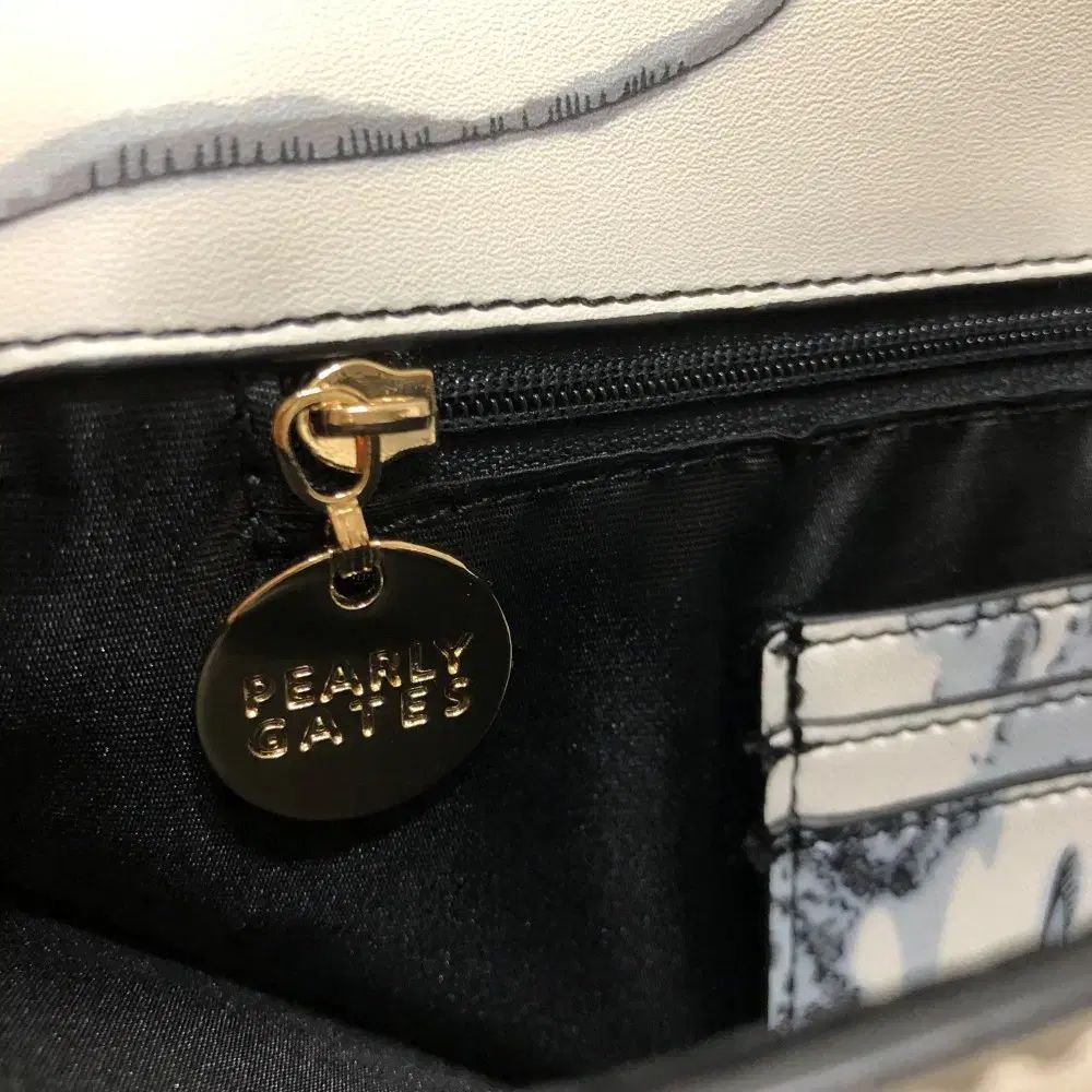 PEARLY GATES A4 クラッチバッグ パーリーゲイツのバッグ付き！ Amazon | [パーリーゲイツ] ユニセックス ロッカーバッグ ペール