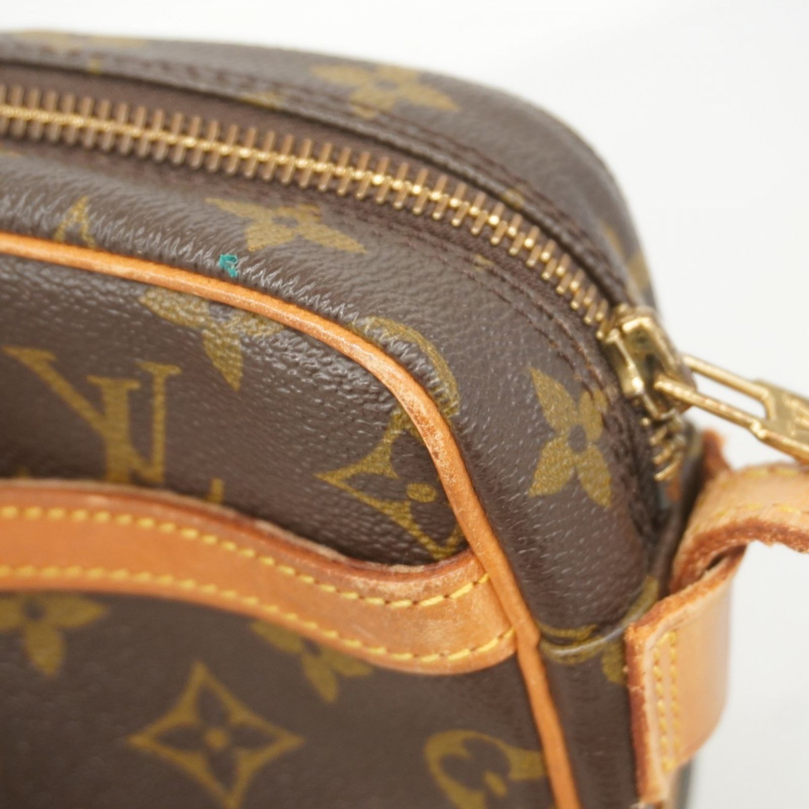 Vuitton ルイ