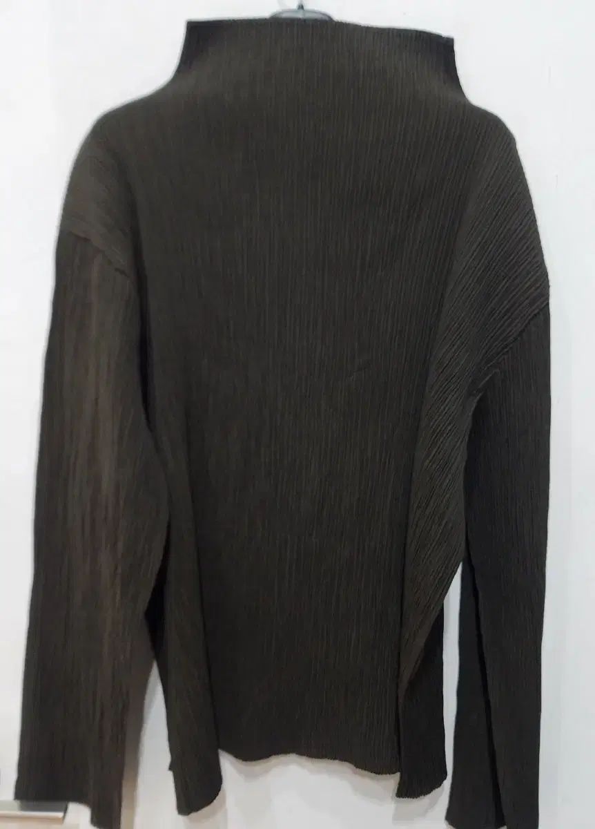 ISSEY MIYAKE イッセイミヤケ プリーツ ロングスリーブトップ オリーブ M