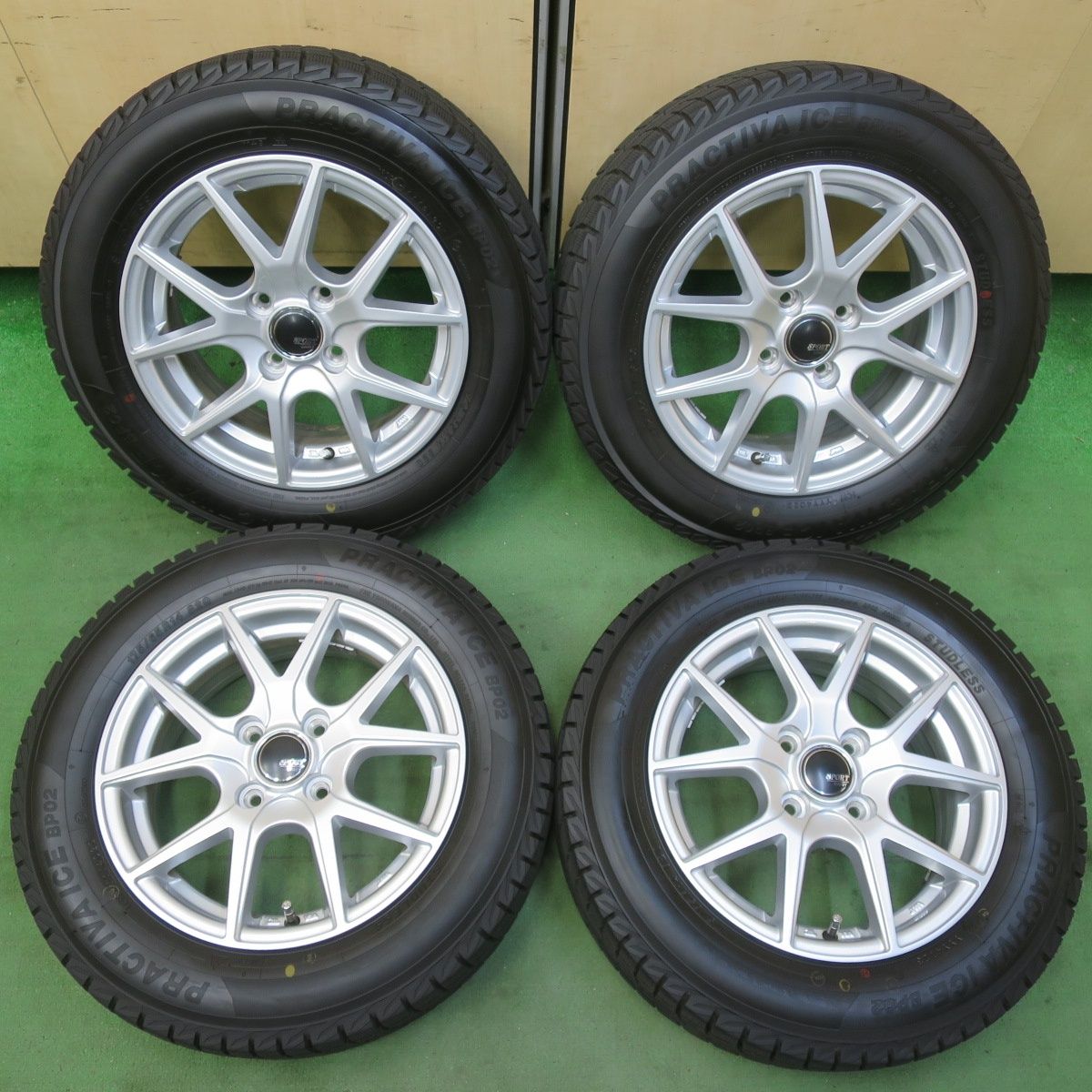 ATECH SCHNEDER 175/65R14 スタッドレス BS REVO GZ 4穴 PCD100 フィット ヴィッツ デミオ 等 バリ溝！24年！キレイ！9.5分☆スタッドレス 215⁄55R17 ブリヂストン