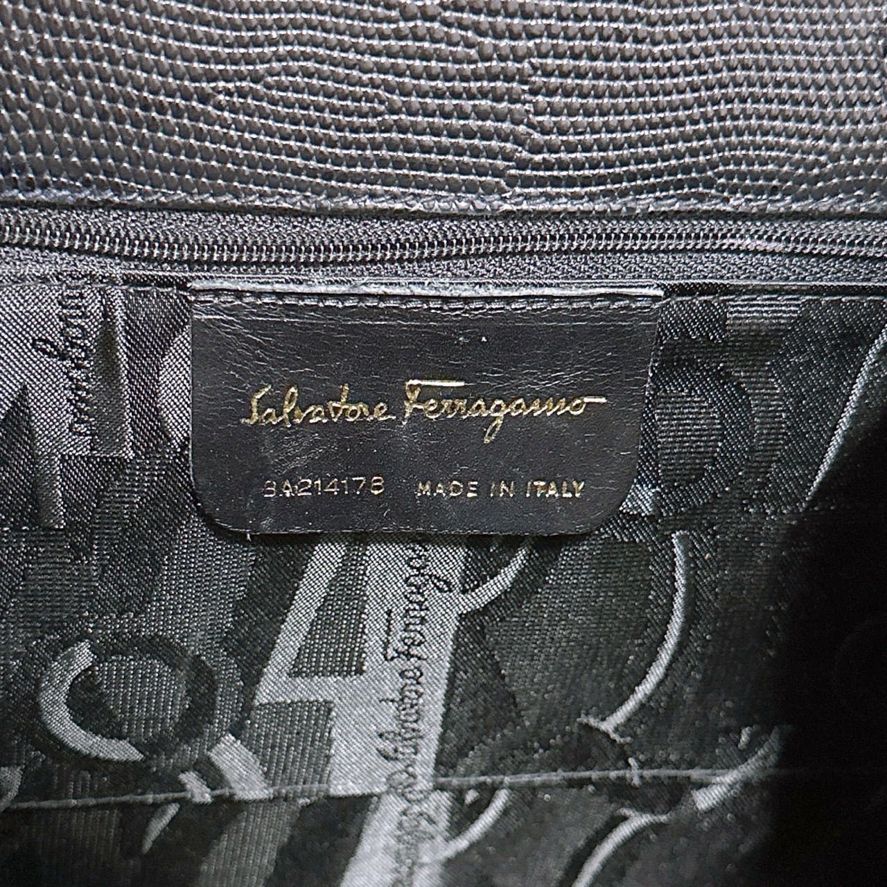 美品》Ferragamo(フェラガモ)2wayバッグ ヴァラ - メルカリ