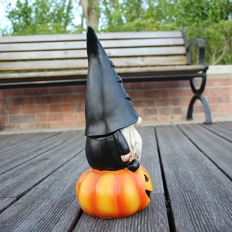 置物 オブジェ ガーデンオーナメント カボチャの上に乗っている小人 ハロウィン装飾 屋外 インテリア 玄関 リビング ダイニング 装飾 庭 ガーデニング 装飾 ガーデン 樹脂 可愛い ギフト インテリア用品 贈り物 雑貨 イベント