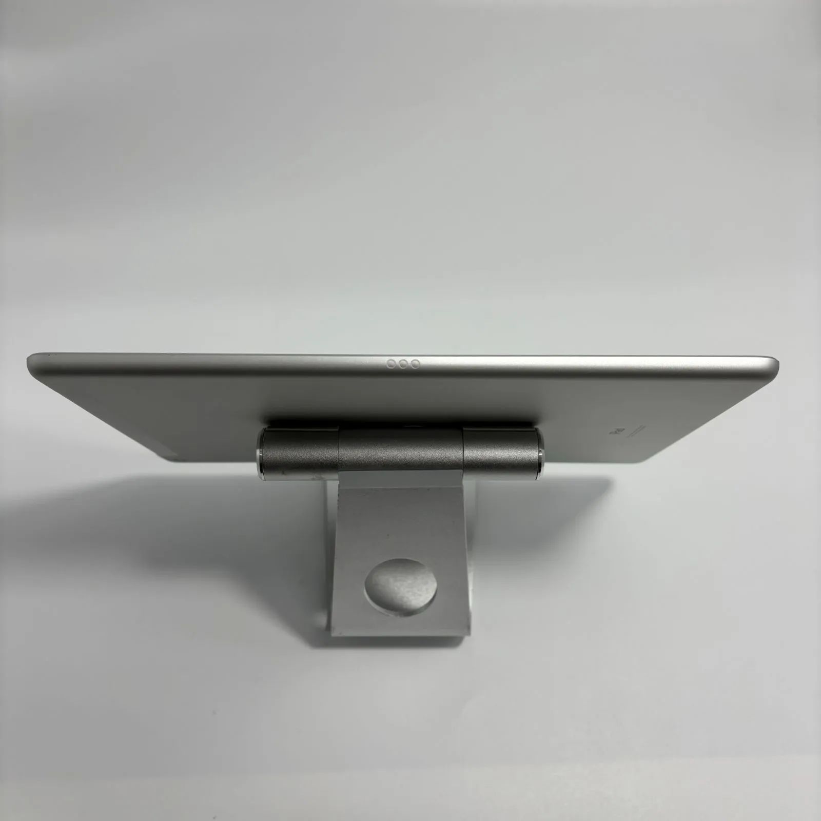 iPad（第8世代） Wi-Fi+Cellularモデル 32GB シルバー Bグレード 本体