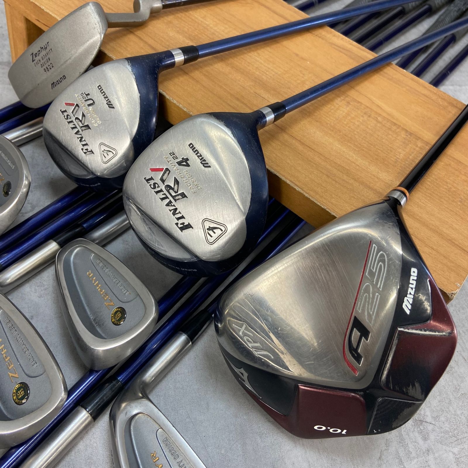 MIZUNO - MIZUNO　ミズノ　TaylorMade　テーラーメイド　メンズゴルフ14本セット　右利き用　キャディバッグ　初心者おすすめ　入門用 TaylorMade テーラーメイド MIZUNO ミズノ メンズゴルフ14本