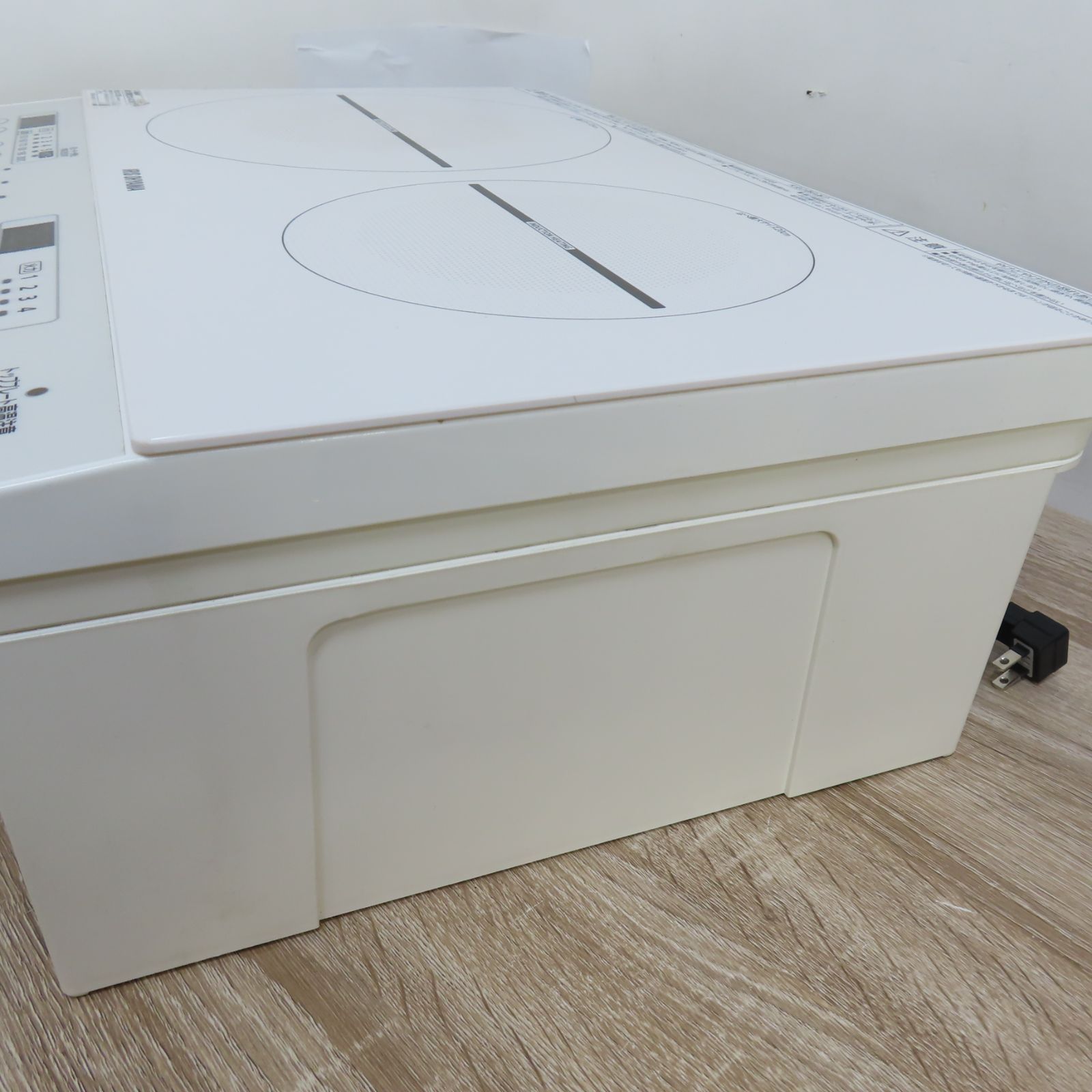 アイリスオーヤマ IRIS OHYAMA 2口 IHコンロ 脚付 IHK-W13SV アイリスオーヤマ IRIS OHYAMA 2口 IHコンロ 脚付 IHK-W13SV