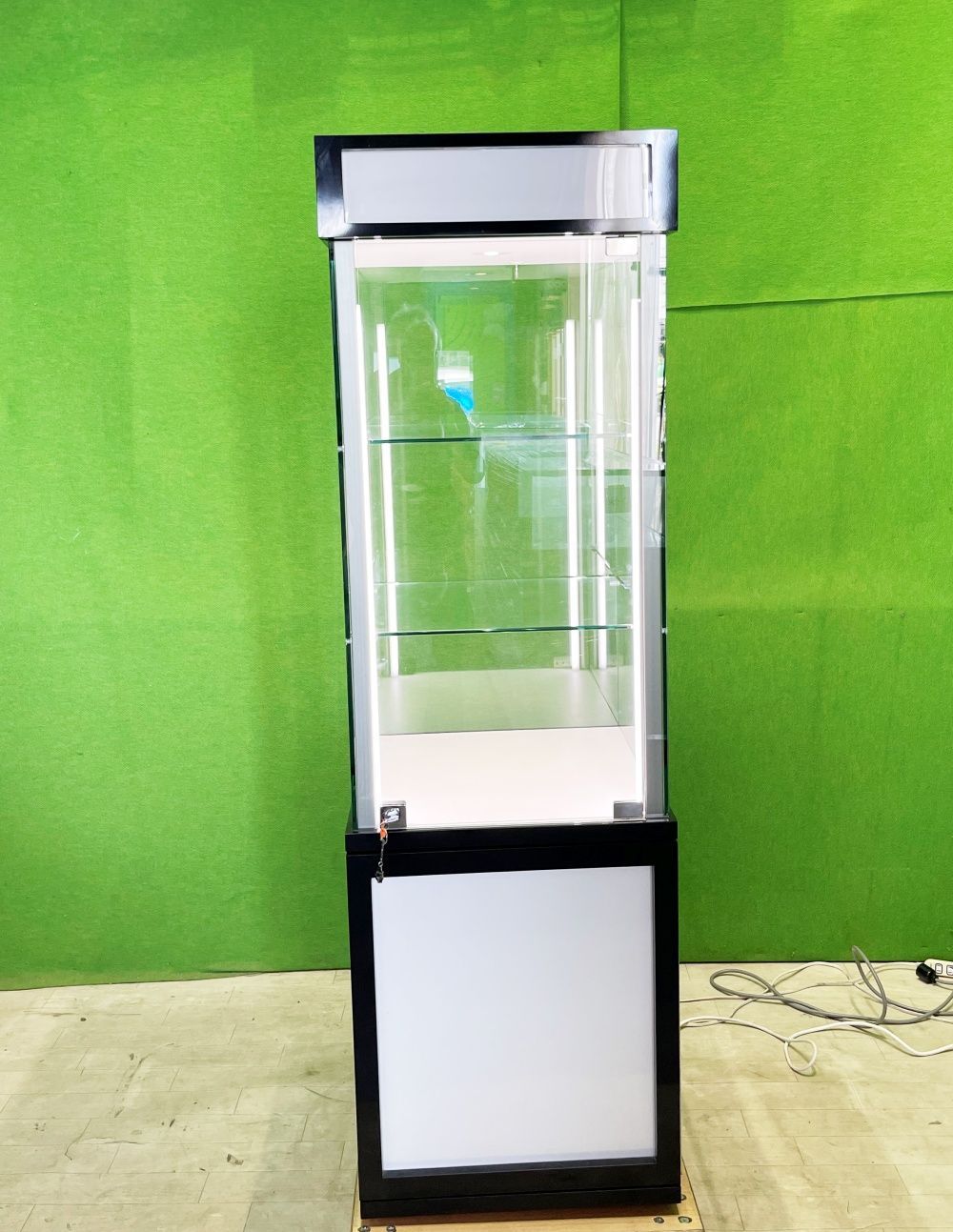 時計店より (美品！)　光沢ホワイトウッドのショーケース　SEIKO電飾　LEDライト内臓 ■O-439 時計店より (美品！) 光沢ホワイトウッドのショーケース SEIKO電飾 LED