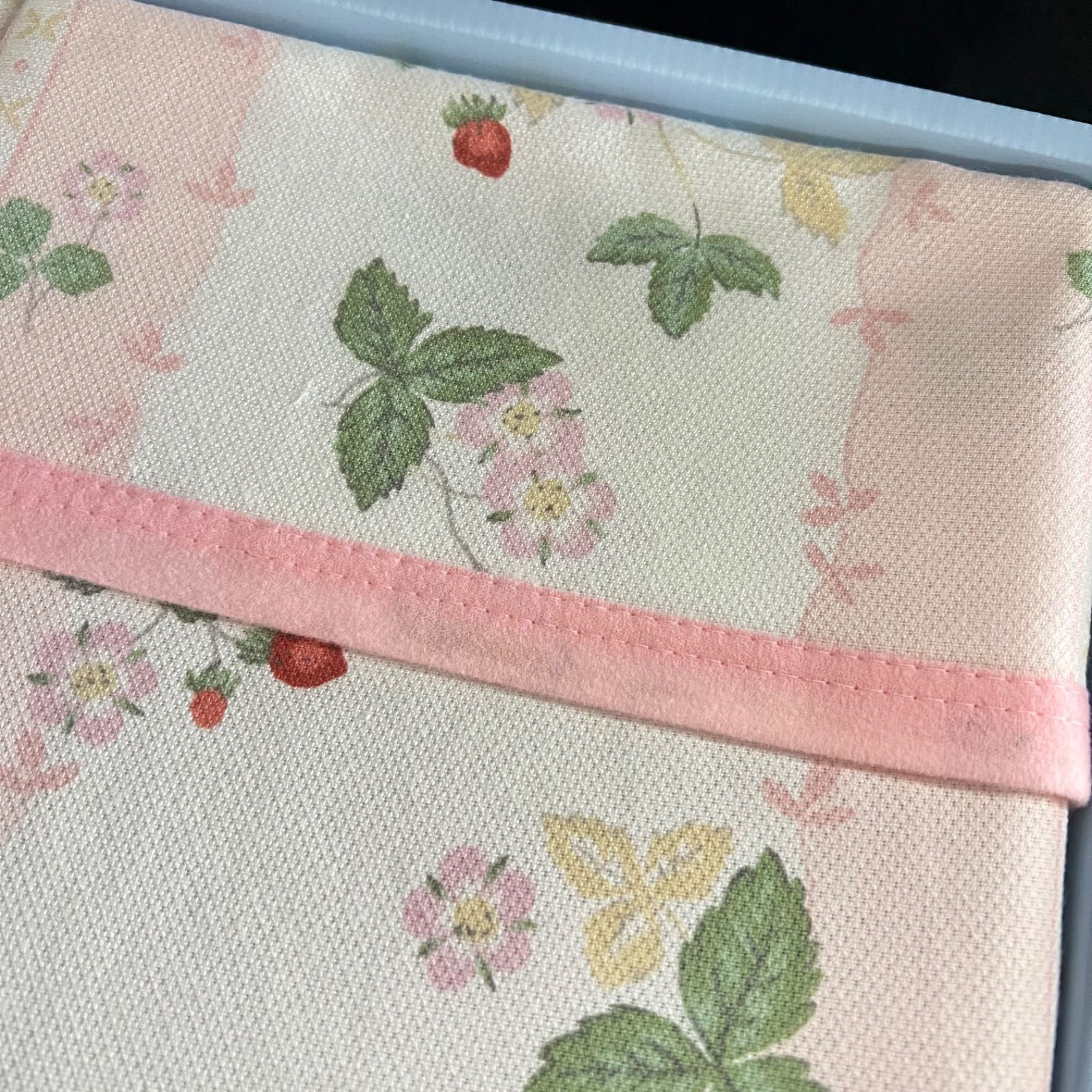 使い勝手の良い T WEDGWOOD ウエッジウッド ワイルドストロベリー 綿毛布 WW2110 140×200 Japan T25101617