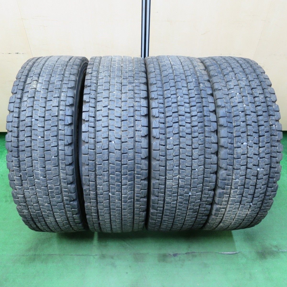 4本価格 20年 トラック タイヤ 245|70R19.5 136|134J スタッドレス ブリヂストン W900 19.5インチ 4080202イスタ