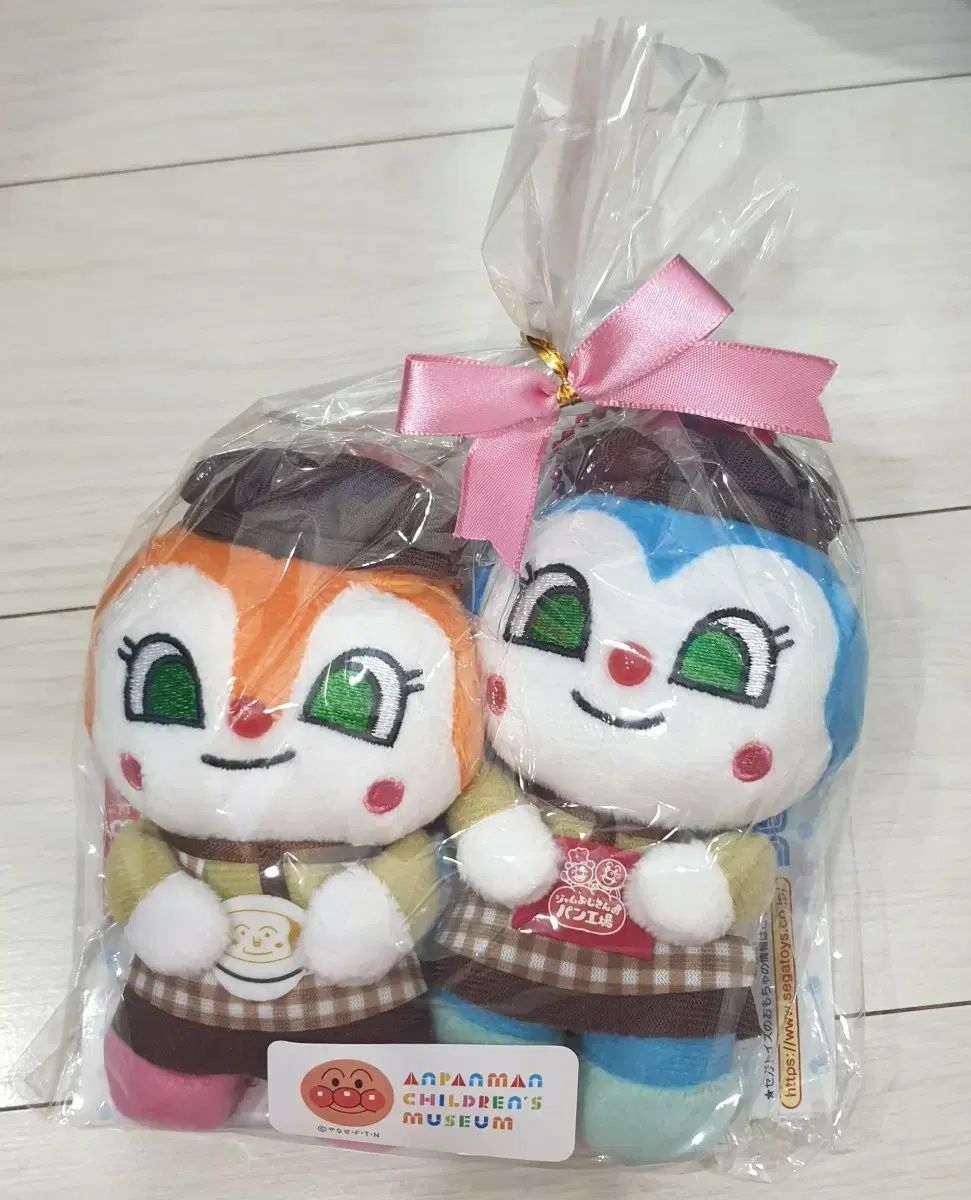 Q-POT ディズニー　ミニー　ラズベリークッキーアイスサンド　バッグチャーム Q-pot. × Disney ミニーアイスクッキーサンド - メルカリ