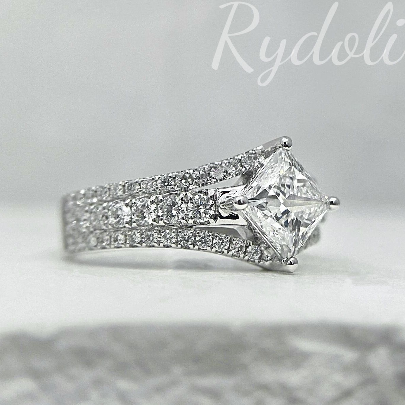 ダイヤ リング プリンセスカット ダイヤモンド1.02ct プラチナ 指輪